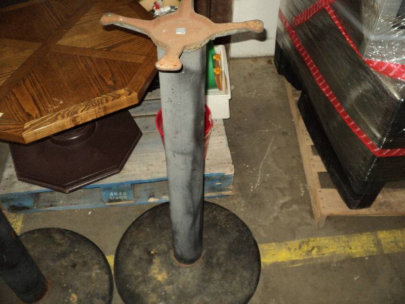 lot 116 image: cast iron base for pub table, 42in ...