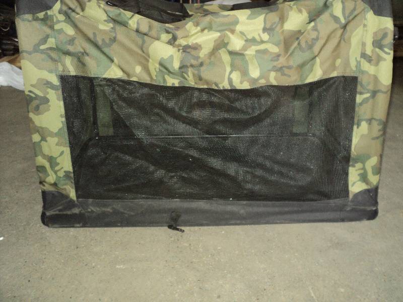 lot 128 image: collapsible dog kennel...