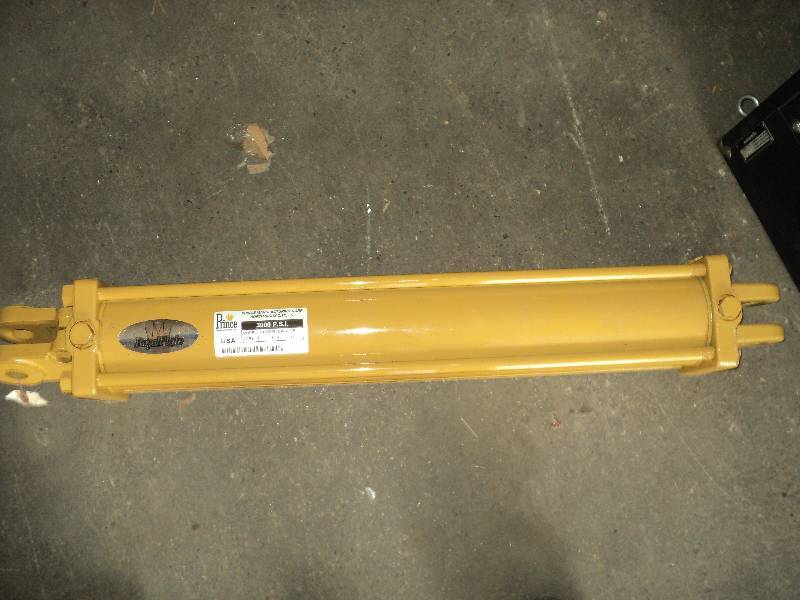 lot 131 image: Hydraulic cylinder royal plate, new,...