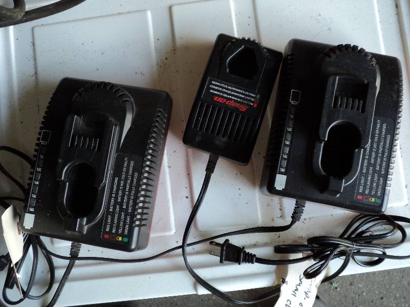 lot 138 image: Snap On big and small charger...
