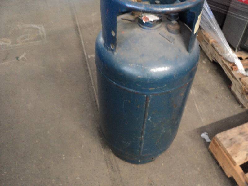 lot 159 image: Standard 30 lb LP gas tank, convert...