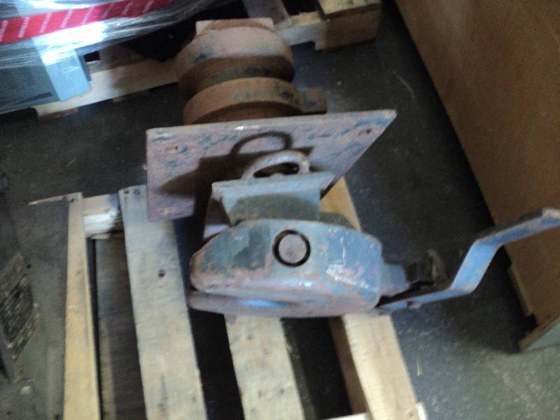 lot 165 image: 5th wheel trailer hitch...