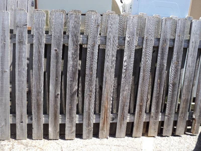 lot 173 image: 4 gray fence panels, 4 ft tall, 7f...
