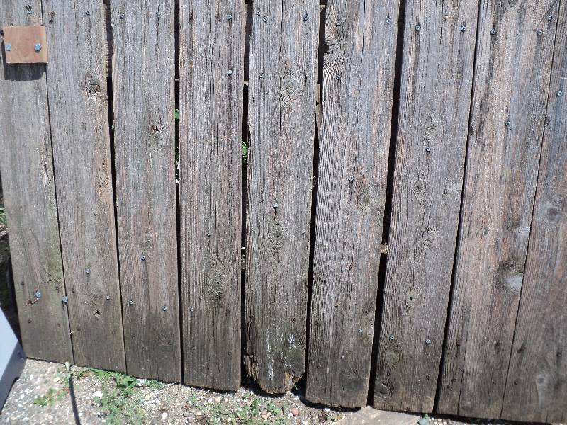 lot 175 image: 3ftx4ft gray weatherd gate...