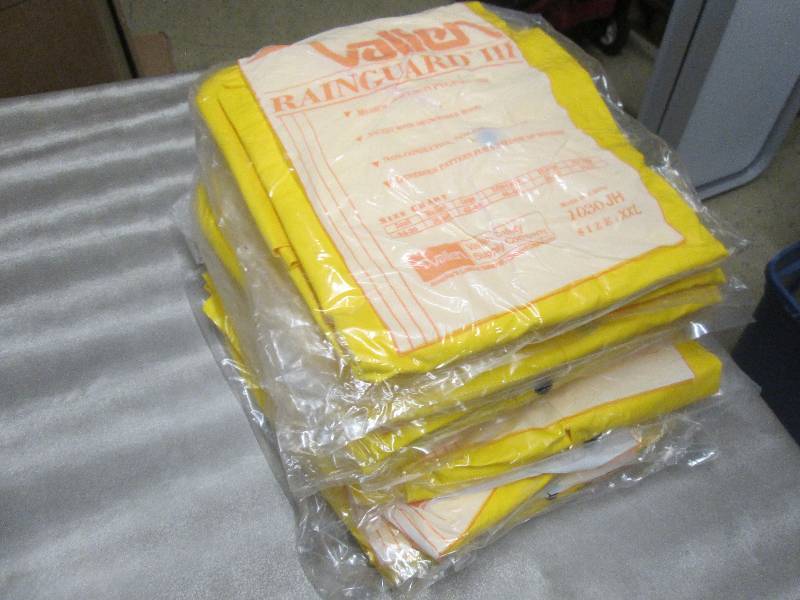 lot 4 image: Lot of 10 Vallen RainGuard III XXL ...