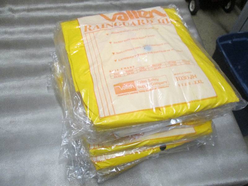 lot 5 image: Lot of 10 Vallen RainGuard III XXL ...