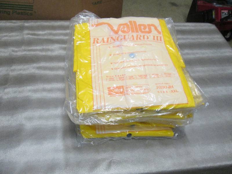 lot 10 image: Lot of 12 Vallen RainGuard III XXL ...
