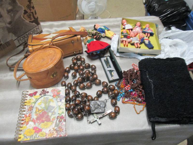 lot 21 image: Mixed Lot Large Wood Rosary, Purse...