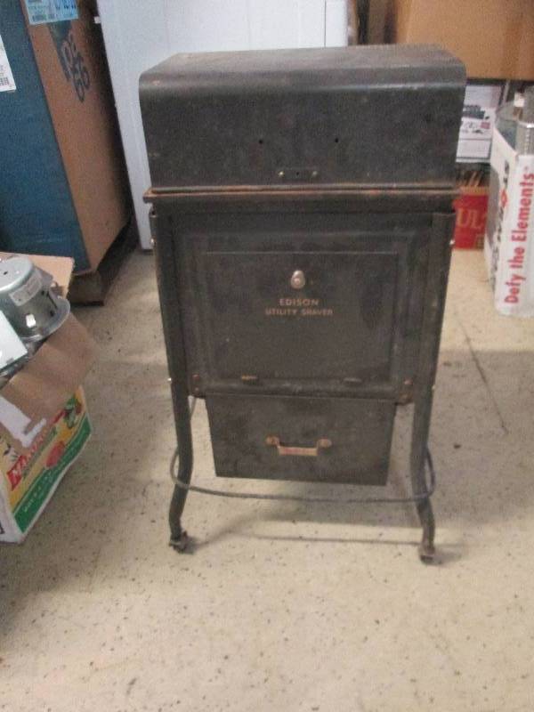 lot 36 image: Vintage Edison Utility Shaver...