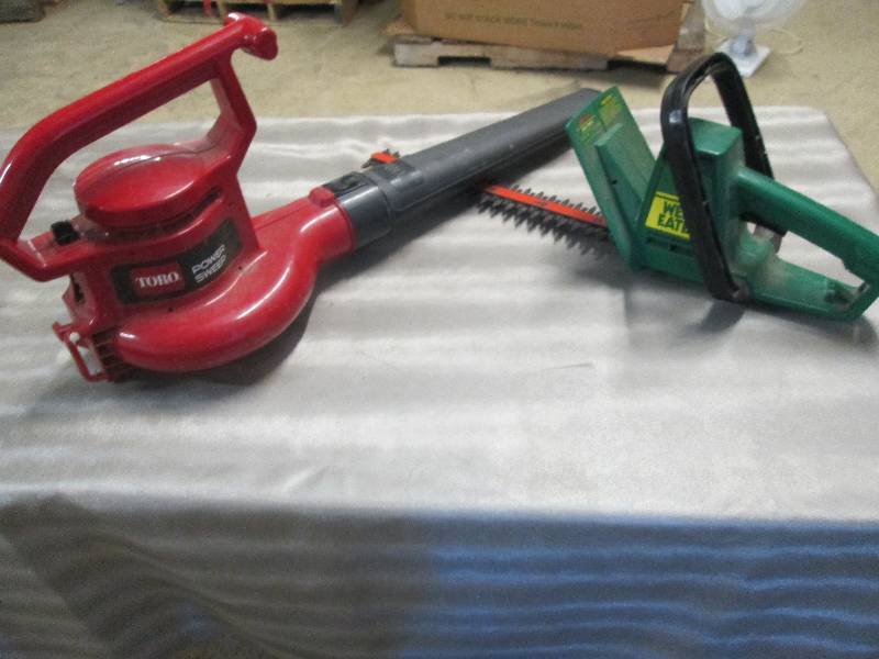 lot 37 image: Toro Blower & Weed Eater Hedge Trim...