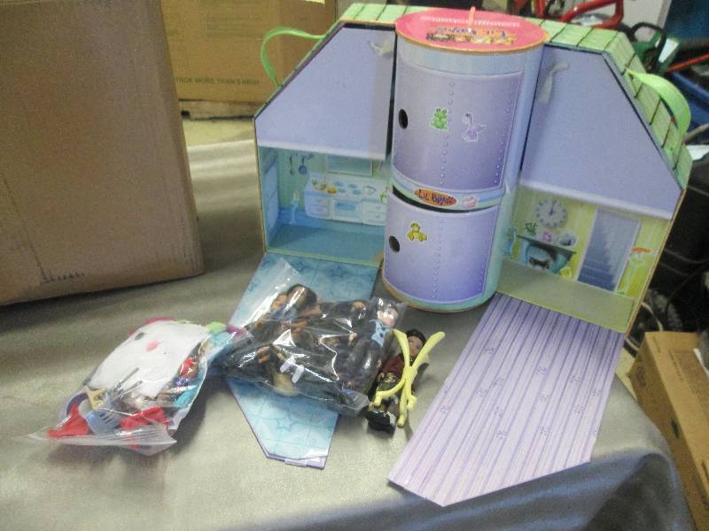 lot 39 image: Lot of Lil Bratz Dolls and Accesso...