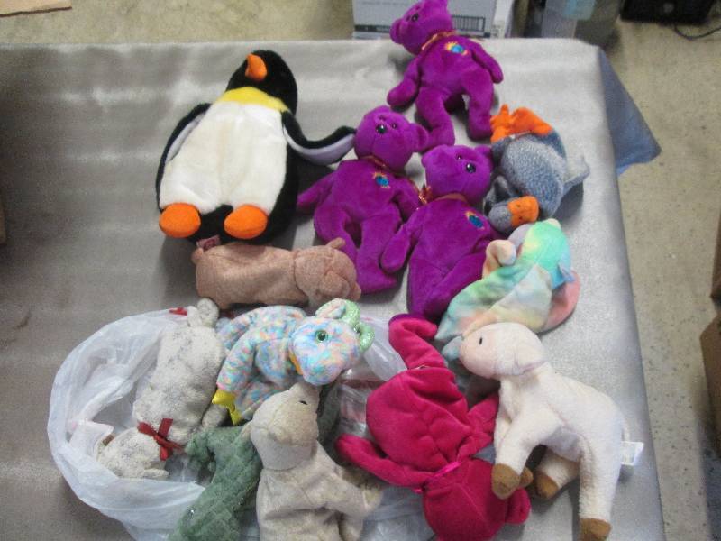 lot 60 image: Assorted Beanie Babies...