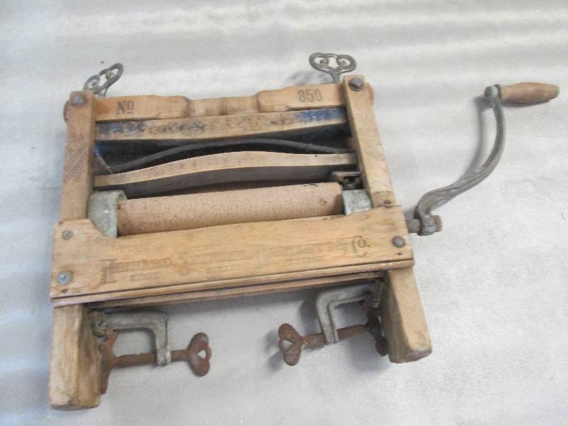lot 80 image: Antique Washer Wringer...