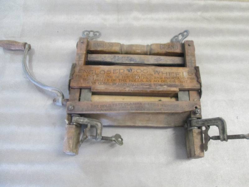 lot 83 image: Antique Washer Wringer...