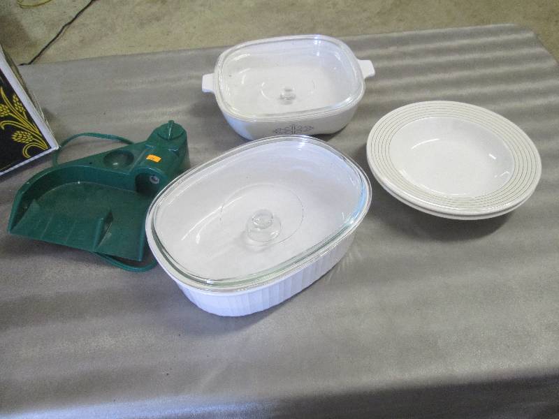 lot 93 image: 2 Casserole Dishes with Lids, 2 Sou...