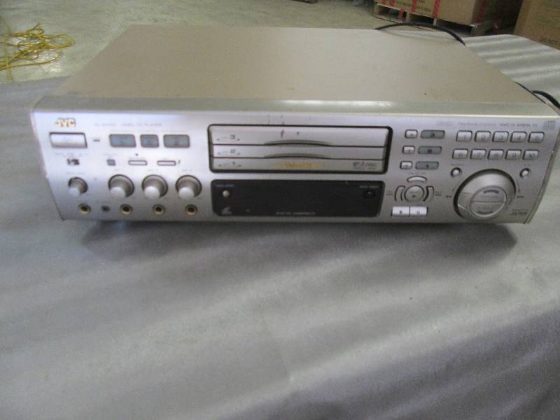 lot 94 image: JVC 3 Disc Changer ...