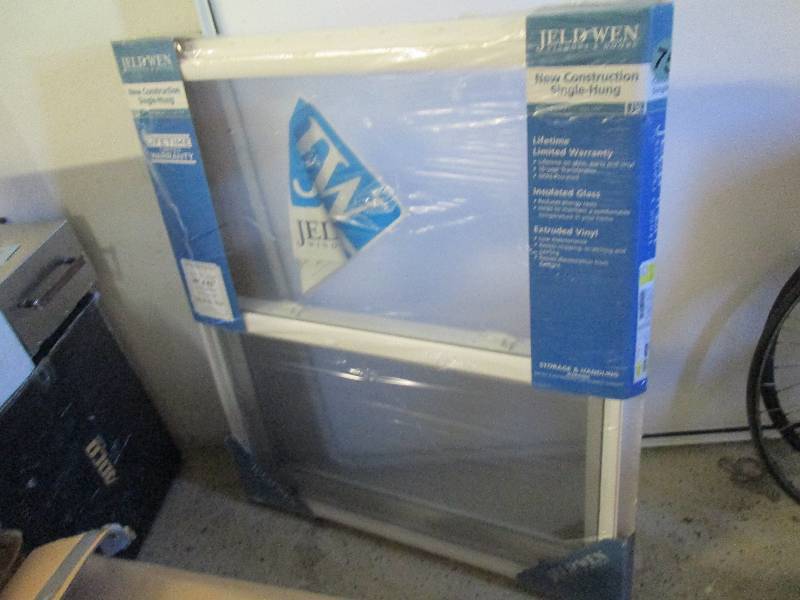 lot 120 image: Jeld-Wen Single Hung 36x42 inch Win...