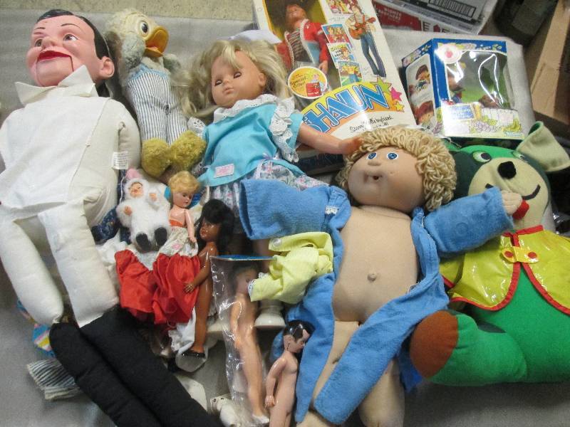 lot 122 image: Lot of Collectible Dolls...