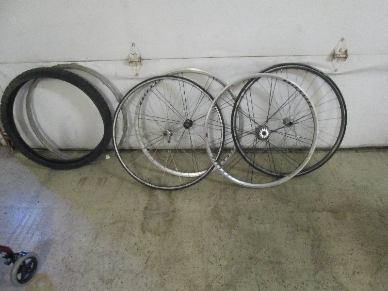 lot 130 image: Lot of 6 Bicycle Rims...