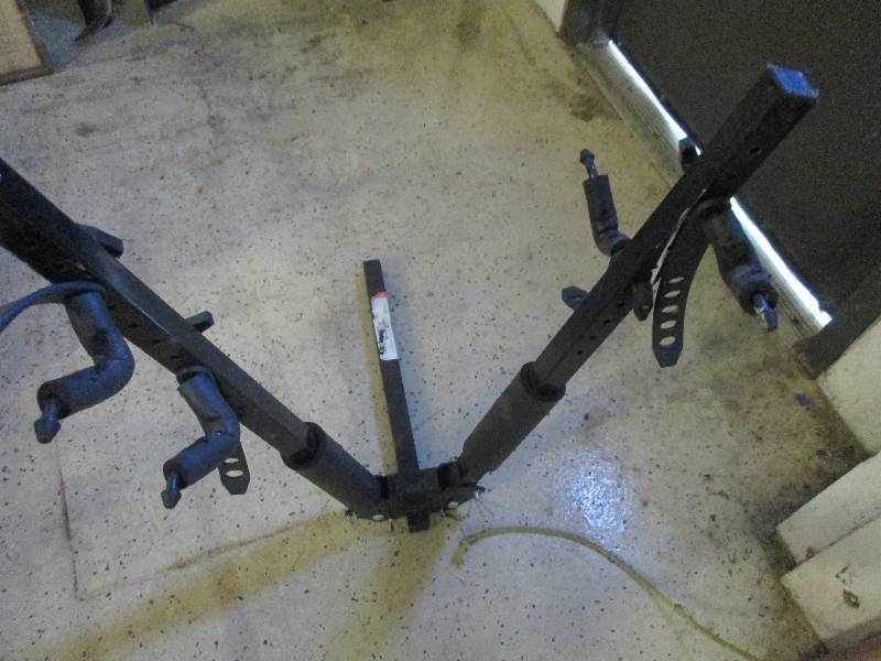 lot 133 image: V Style Bike Rack...