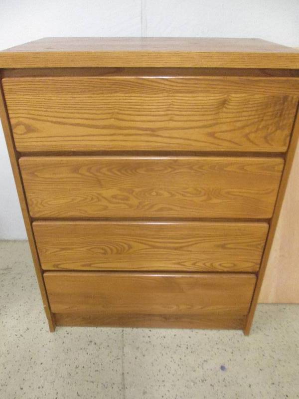 lot 139 image: 4 Drawer Chest...