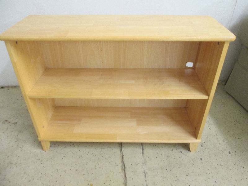 lot 143 image: 2 Tiered Book Shelf...