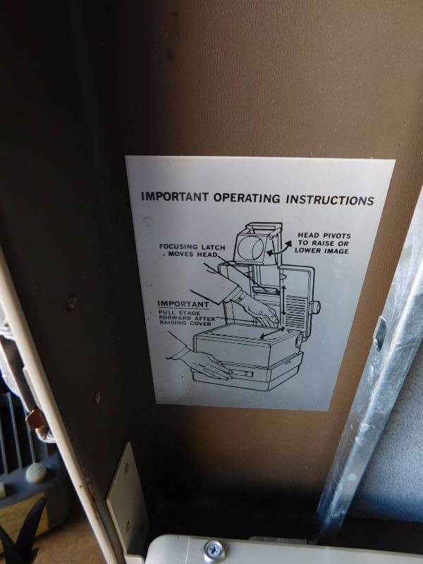 lot 3 image: 3M Overhead Projector in Hardshell Case
