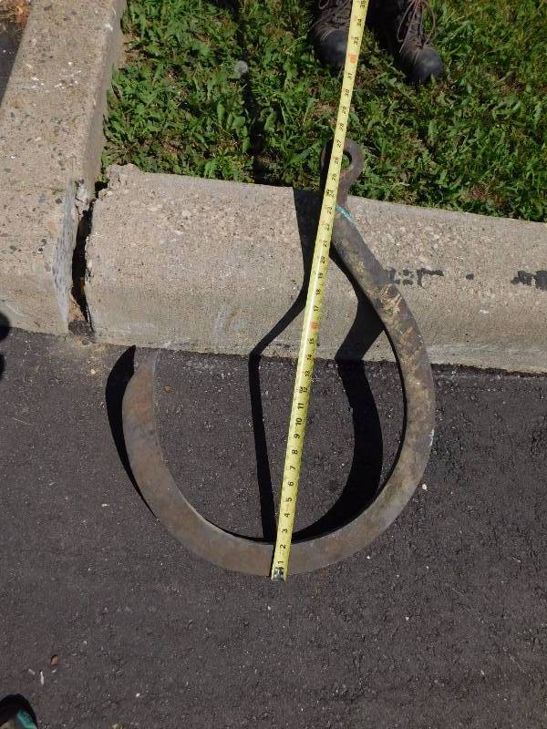 lot 40 image: Large Metal Hook