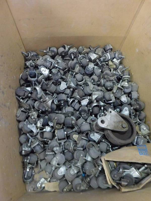 lot 70 image: Pallet of Castors #1