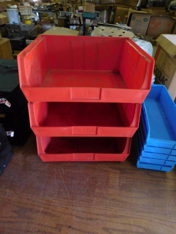 lot 87 image: Plastic Storage Bins, Sizes Vary, 10 Blue, 3 Red