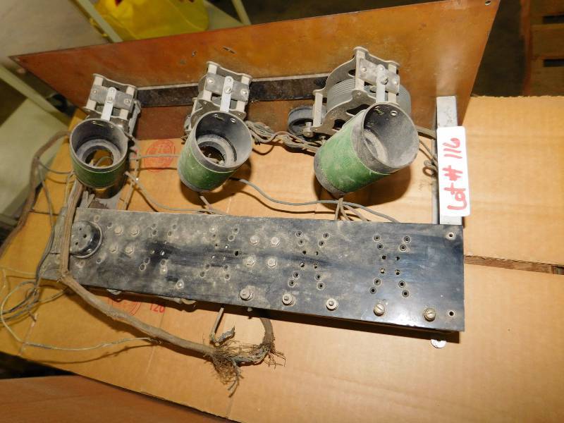 lot 116 image: Rely-O-Dyne Radio Front, Model 5