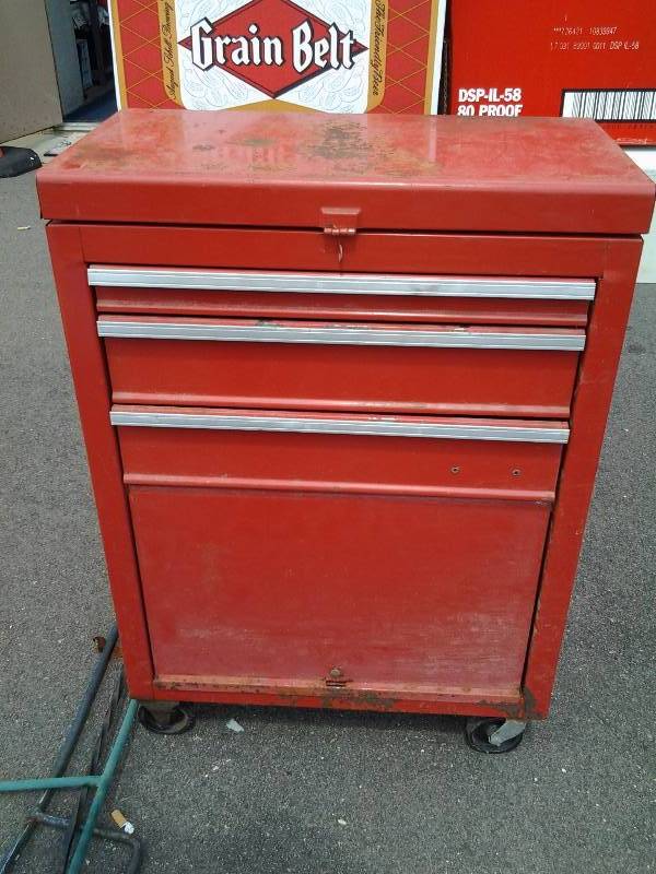 lot 2 image: Rolling Tool Box Bottom