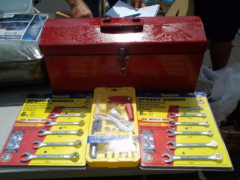lot 3 image: Red Tool Box & Contents