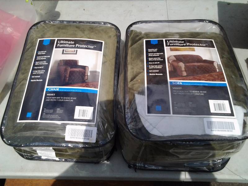 lot 11 image: Matching Sofa & Chair Protectors