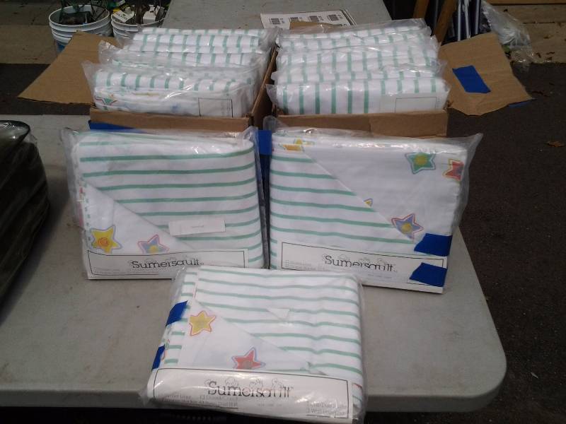 lot 12 image: 16-NEW Twin Size Comforter Covers