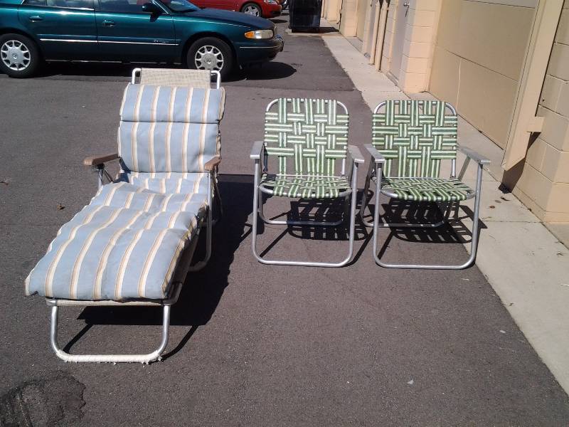 lot 22 image: 2-Aluminum Lawn Chairs, 1-Chaise Lounge, 1-Cushion