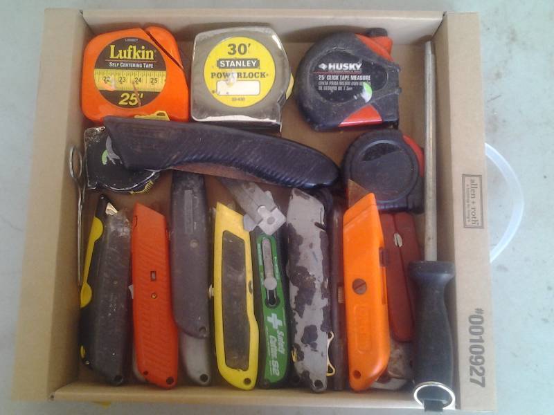 lot 41 image: Lot Of Tape Measures, Utility Knives, Misc