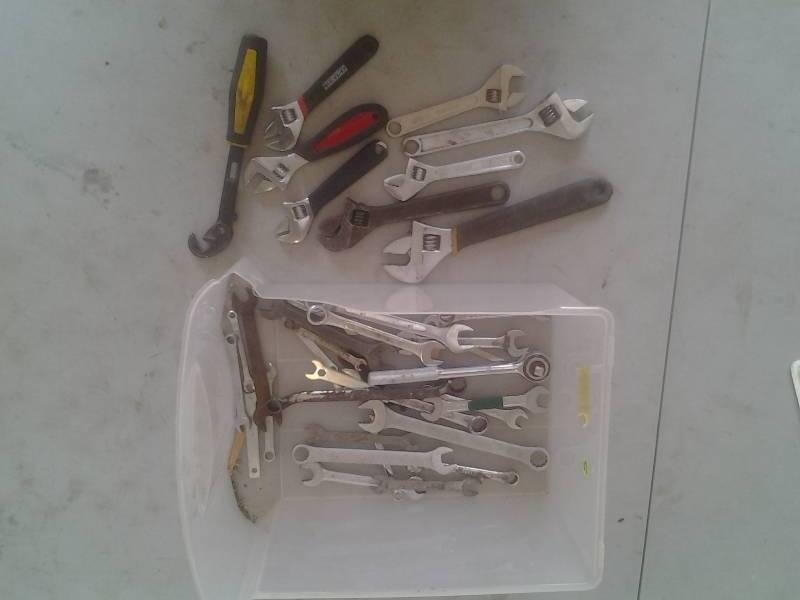 lot 44 image: Lot Of Assorted Wrenches (Adjustable & Box End)
