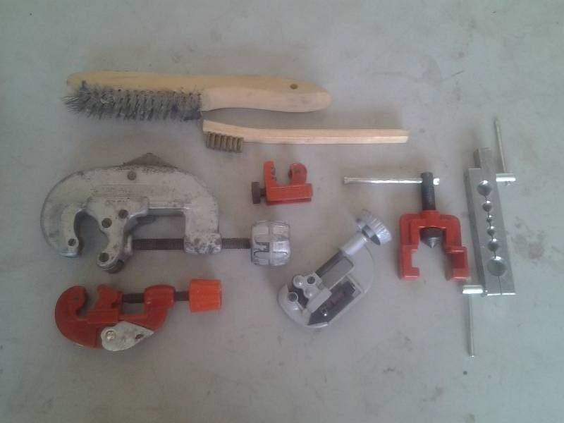 lot 46 image: Lot Of Pipe Cutters, Brushes, Flaring Tool
