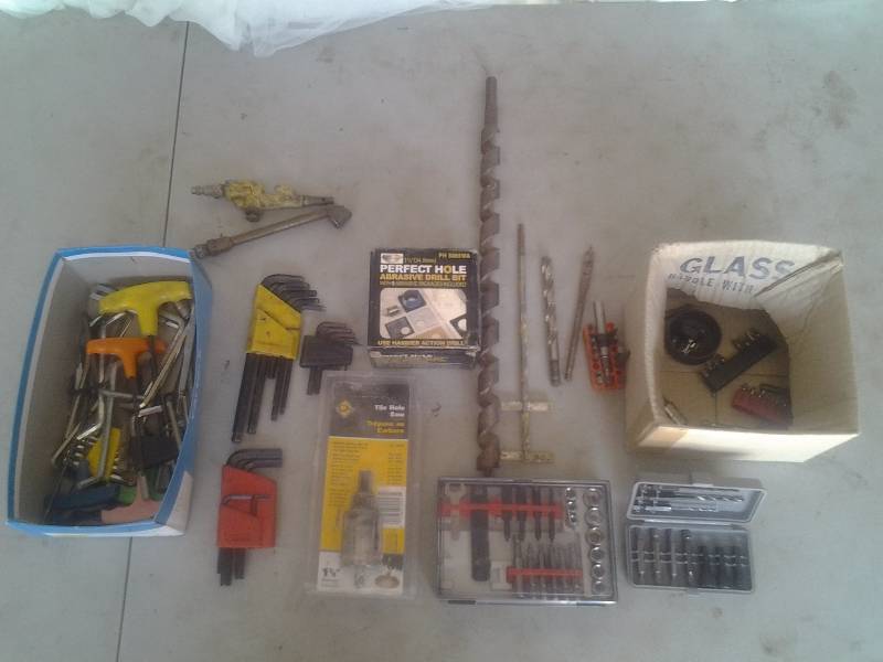 lot 48 image: Lot Of Allen Wrenches, Drill Bits & Drivers