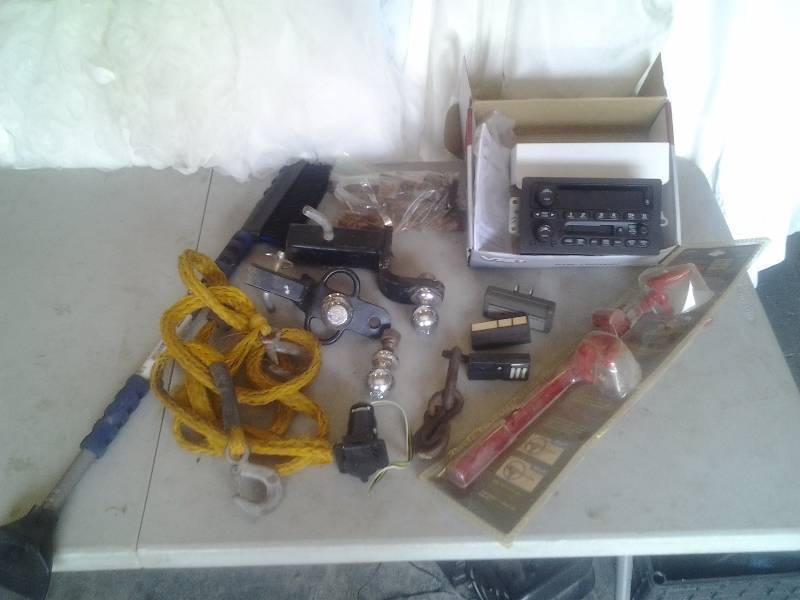 lot 54 image: Receiver Hitches, Hitch Balls, Tow Rope, Car Stereo, Steering Wheel Lock, More
