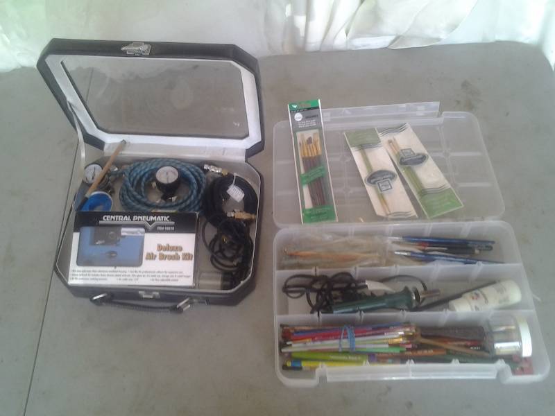 lot 56 image: Air Brush Painting Kit, Assorted Brushes & Related