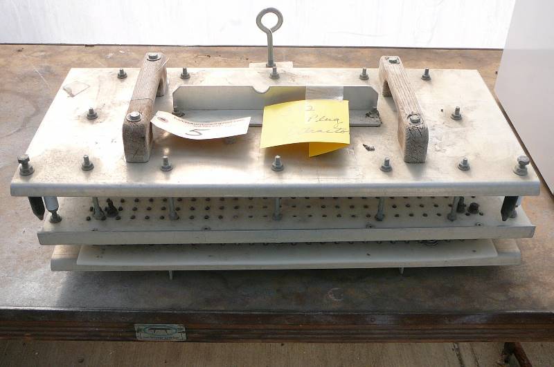 lot 5 image: Plug Extractor 392