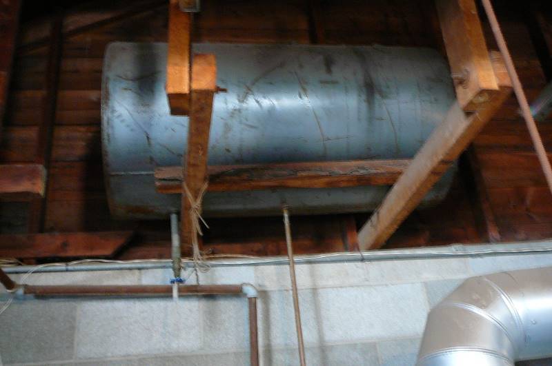 lot 27 image: Expansion Tank
