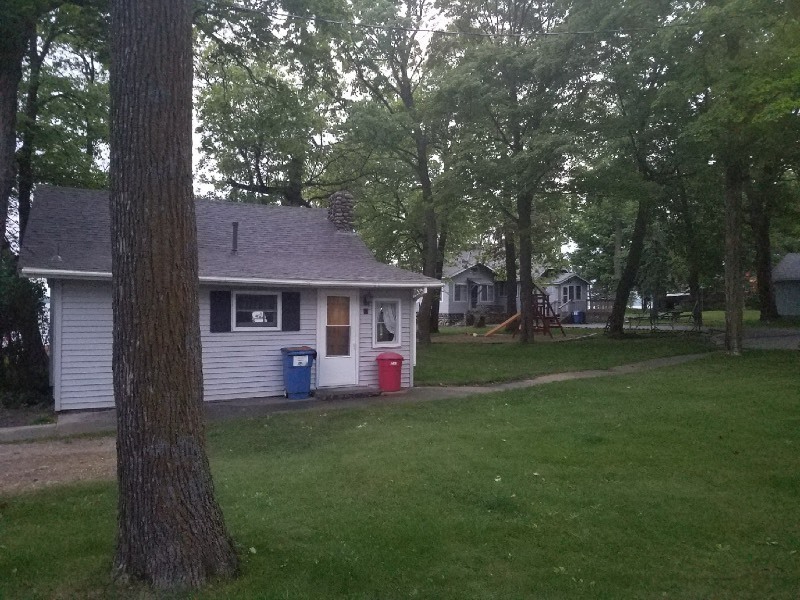 lot 4 image: Rent Cabin #4 has 3 Bedrooms