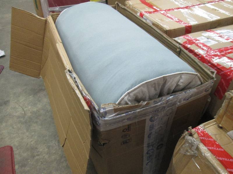 lot 90 image: Sleep Comfort Quilted Mattress Twin...