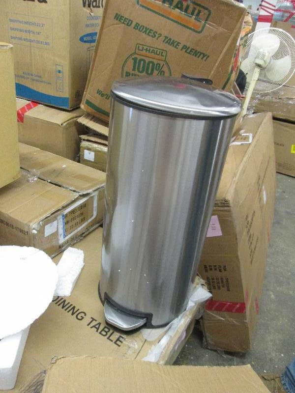 lot 112 image: Trash Bin open box,  Retail $79.99 ...