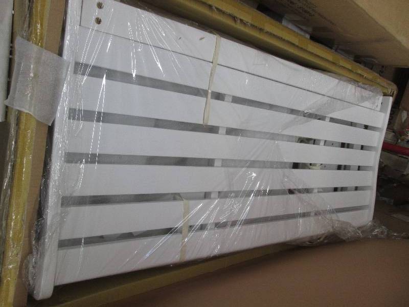 lot 125 image: Gliding Bench in White open box Ret...