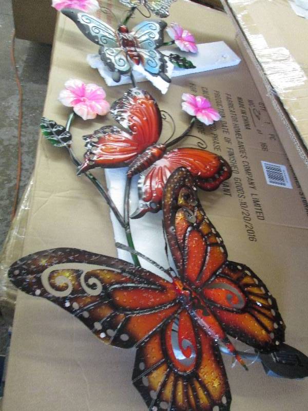 lot 149 image: Solar Butterfly Wall Dcor open bo...