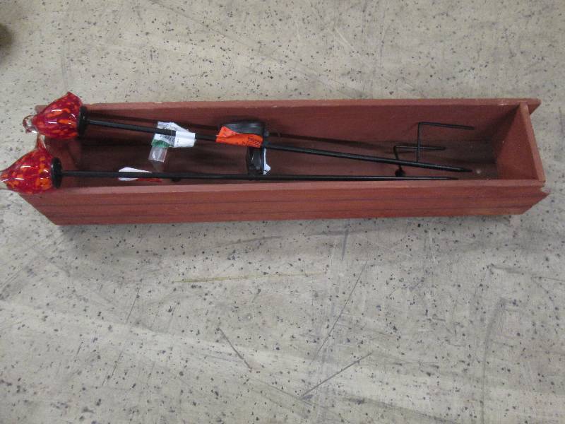 lot 238 image: Planter-damaged & 2 Solar Bird gard...